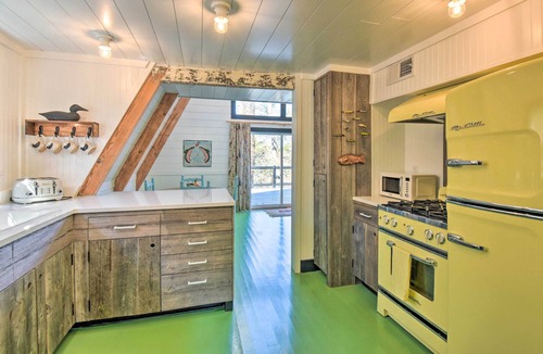 Gainesville Cabin | Charming Gainesville Cabin w/Private Dock!