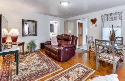 Hillsboro House | Charming Hillsboro Home < 1 Mi to Downtown!