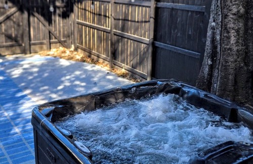 Thomas Square House | Charming Historic Home in Starland Hot Tub Walk to Forsyth & Downtown 2BR