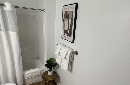 Jonesboro Apartment | Charming loft near restaurants & coffee shops