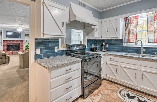 Clarkdale House | Charming Marietta Home ~ 7 Mi to Downtown!