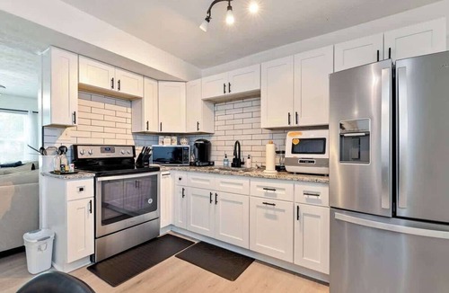 Buford House | > Charming Modern Guest House Near Lake Lanier