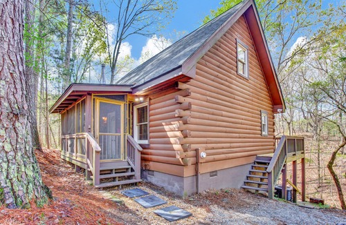 Pine Mountain Cabin | Charming Mountain Ridge View Cozy Cabin near FDR State Park and Callaway Gardens