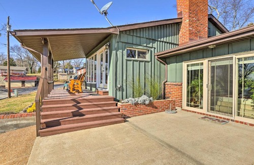 Cave-in-Rock House | Charming Ohio River Home with Water Views & Porch!