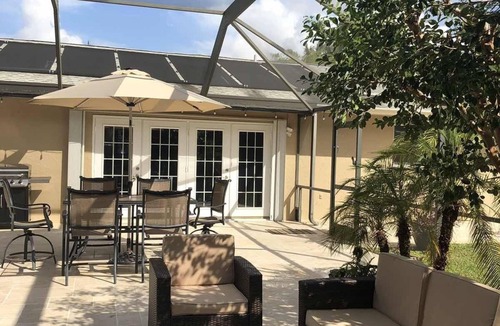 West Palm Beach House | Charming private pool home 3br/2 bath