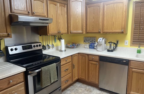 Church Street House | Charming Ranch near Hartsfield!