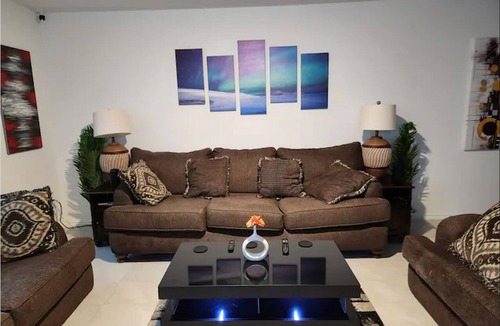 Hutchins House | Charming room within a 3 br home near Dallas with AC and WiFi for a cozy stay