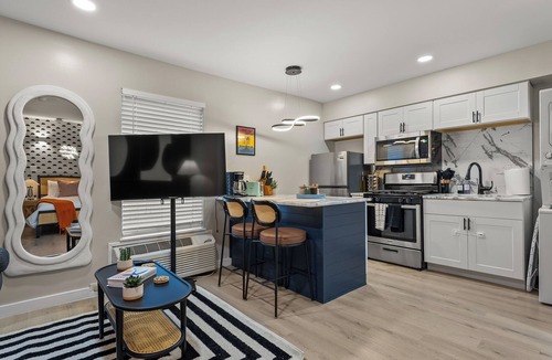 Downtown Memphis Apartment | Charming Studio, Free Parking, Medical District, Mins to DT MEM
