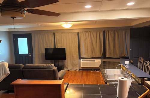 Jonesboro Apartment | Charming studio in pleasant Jonesboro with cool AC breeze and fishing access.