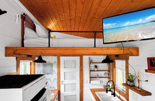 Northwest Pensacola Cabin | Charming Tiny House Retreat in Pensacola - Relax, Explore, Enjoy!