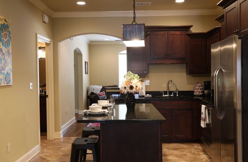 Oxford House | Charming Townhome - Brighton Villa
