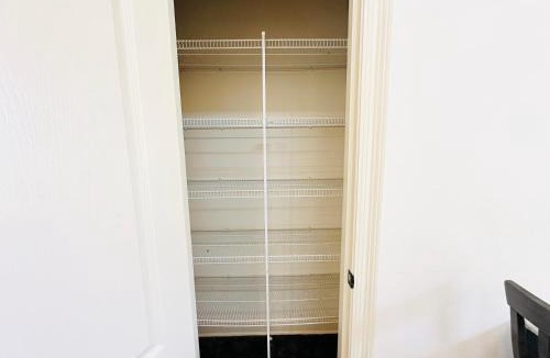 Pine Grove Apartment | Chateau 16