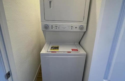 Homestead Apartment | Cheap rental with private entrance and backyard plus BBQ grill