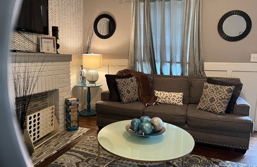 Fondren House | Cheerful 3 Bedroom Home in the Heart of Jackson