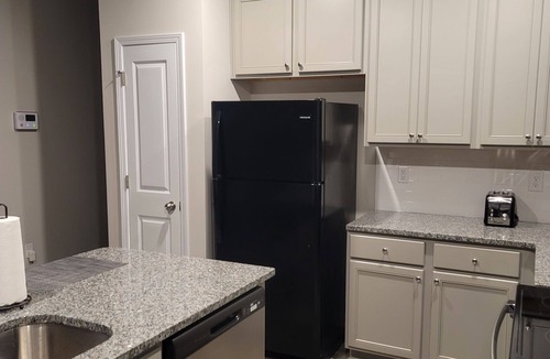 Riverdale House | Cheerful Newly Built Townhome Minutes from Atlanta International Airport ✈
