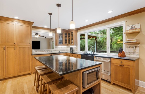 Royal Pines House | Chef’s Kitchen, Fire Pit & Hot Tub | Quiet Escape + Biltmore Pass