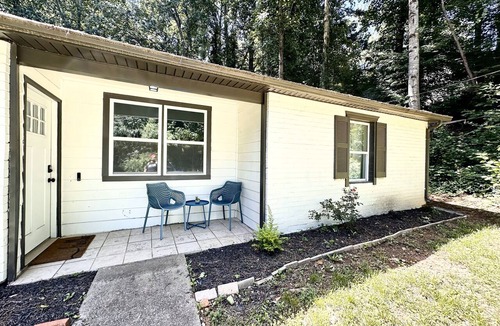 Lilburn Apartment | Chic 2-bedroom corporate apartment with WiFi, AC in welcoming Lilburn