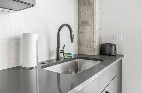 Channel District Apartment | Chic Channelside Getaway in DT | Close to DT!