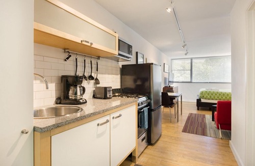 Brookwood Apartment | Chic Premium Studio Apartment (G) - Includes Weekly Cleanings w/ Linen Change