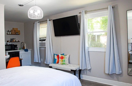 Gentilly Terrace Apartment | Chilly Gentilly | Pet’s Paradise