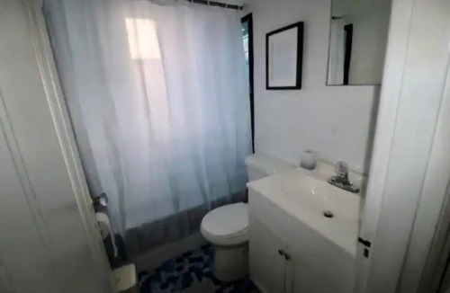 Roselawn Finance Apartment | Cincinnati Themed, Historic Big Sky Apartments!