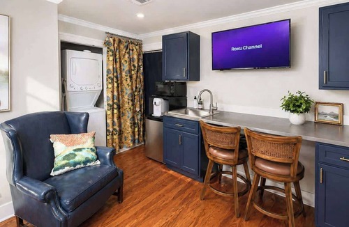 Montgomery House | Civil Rights Trail Suite - Near Historic Sites