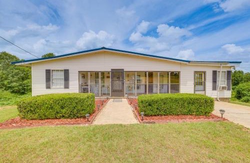Stanton House | Clanton Cottage w/Charcoal Grill & Porch!