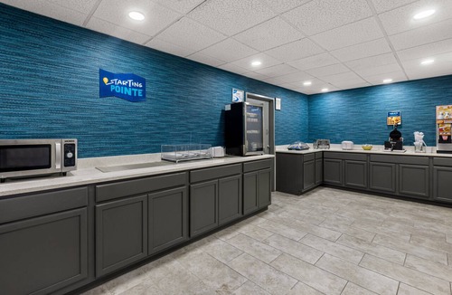 Flemington Hotel | Clarion Pointe Hinesville near Fort Stewart