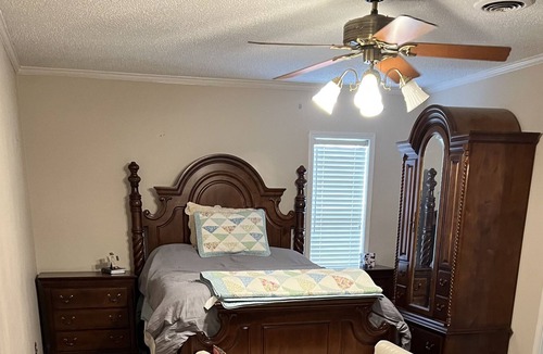 Saltillo House | Clean and cozy. Only minutes to City of Tupelo.