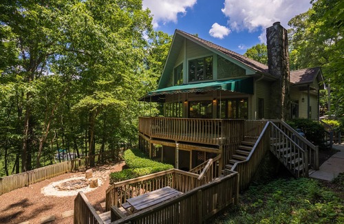 Seneca House | Clemson Hartwell Lake House, 5 kings, Football weekends open now, book early!