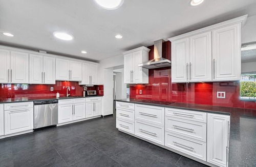 Lighthouse Point House | Click-for-FUN: -Beach Volleyball -Pop-a-Shot -Pool Table -BocceBall -Foosball+