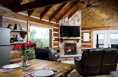 Pine Ridge Cabin | Cliffside Romantic Retreat LOVE