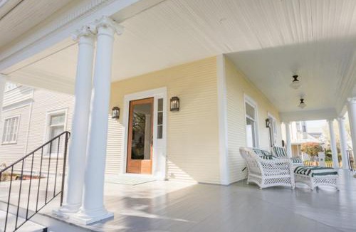 Natchez House | Clifton House - Observatory - King Suite, Sleeps 4, Mississippi River Views