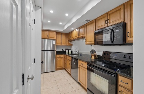 Shelter Cove Condo | Close to Beach Couple's Retreat