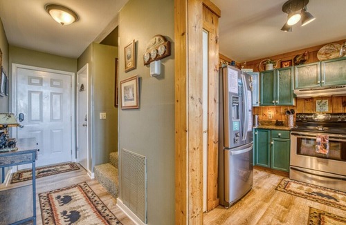 Helen Cabin | Cloud 9 `Spectacular Mountain View` Hot Tub|PETS OK