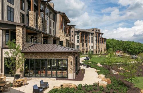Rising Fawn Resort | Cloudland at McLemore Resort Lookout Mountain, Curio by Hilton