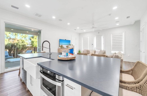 Scenic Gulf Drive House | Coastal Cove*Splash Pool*Walk to Beach