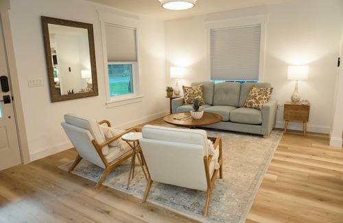 St. Marys Cottage | Coastal Getaway/2BR/2BA Cottage + Bonus Room near Downtown & Cumberland Island