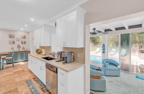 Key Largo House | Coastal house in the Florida Keys with pool in a private area.