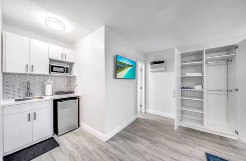 Coral Ridge Apartment | Coastal unit! .5 miles to Beach!