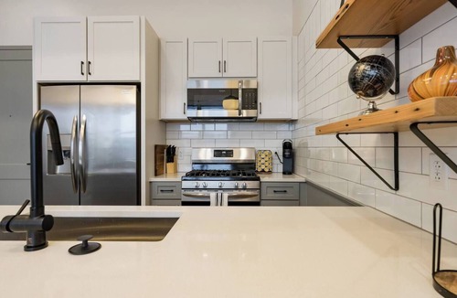 Central City Condo | Cobblestone Chic - WiFi/Downtown/Walk Score 91