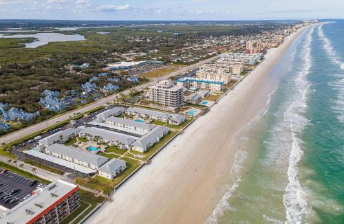 New Smyrna Beach House | Colony Beach Club 109