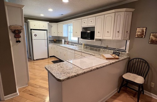 Dalton House | Come and stay at our waterfront 3200 sq ft Guest House!