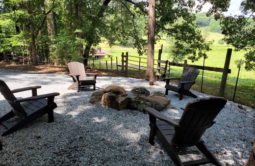 Clarkesville Cottage | Come stay on the farm! King Bed Hot tub minutes from Alpine Helen GA