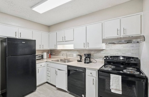 Stone Mountain Apartment | Comfort & Convenience in Stone Mountain