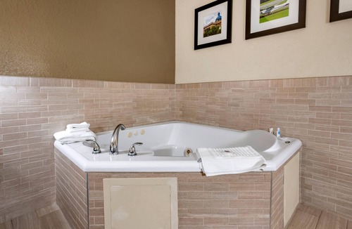 DeLand Hotel | Comfort Inn & Suites DeLand - near University