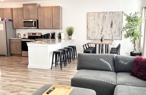 Normal House | Comfort & Privacy Near Huntsville Hotspots