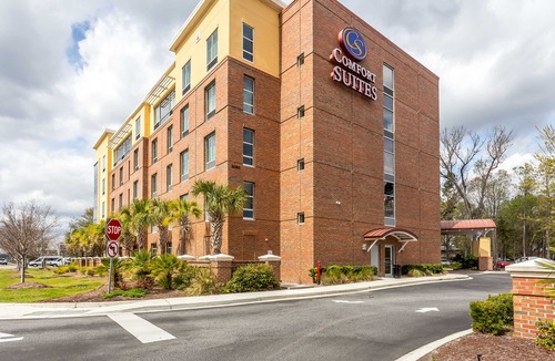 West Ashley Hotel | Comfort Suites Charleston West Ashley