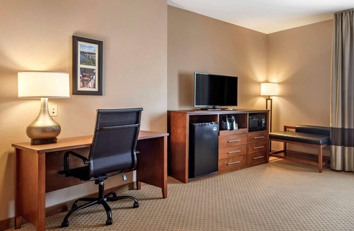 Florence Hotel | Comfort Suites Florence Shoals Area