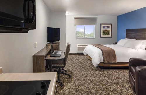 Augusta Hotel | Comfortable Dog-Friendly Unit Near Augusta Mall Dining & Shopping Spots